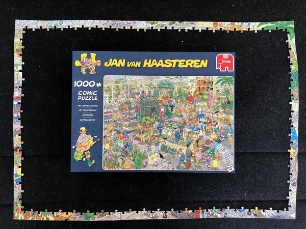 Jan Van Haasteren – NK Mens Erger Je Niet (1000 Stukjes) – Chaotisch Puzzelplezier