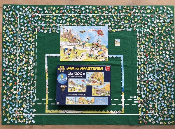 Jan van Haasteren Tour de France Drieluik Special Nummer 19019 Puzzel nummer 1 - Doos en Poster en Randen gelegd