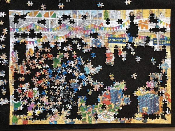 Jan van Haasteren ‘Jan van Haasteren Studio 10 Jaar’ 1000 stukjes 30pct